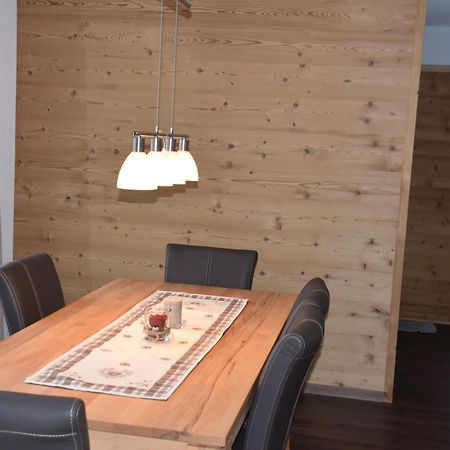 Ferienwohnungen Chalet Hohturnen 格林德瓦 外观 照片