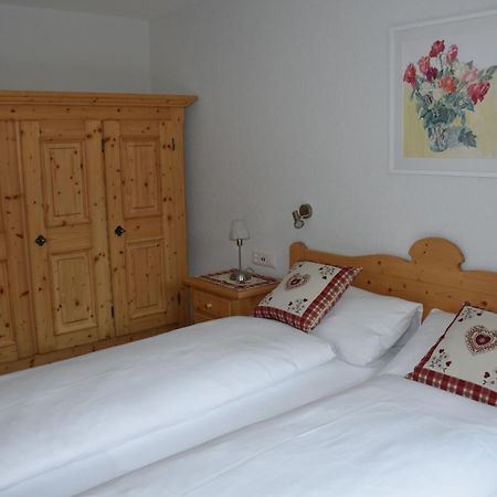 Ferienwohnungen Chalet Hohturnen 格林德瓦 外观 照片