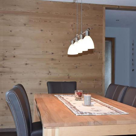Ferienwohnungen Chalet Hohturnen 格林德瓦 外观 照片