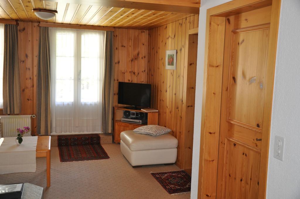 Ferienwohnungen Chalet Hohturnen 格林德瓦 外观 照片