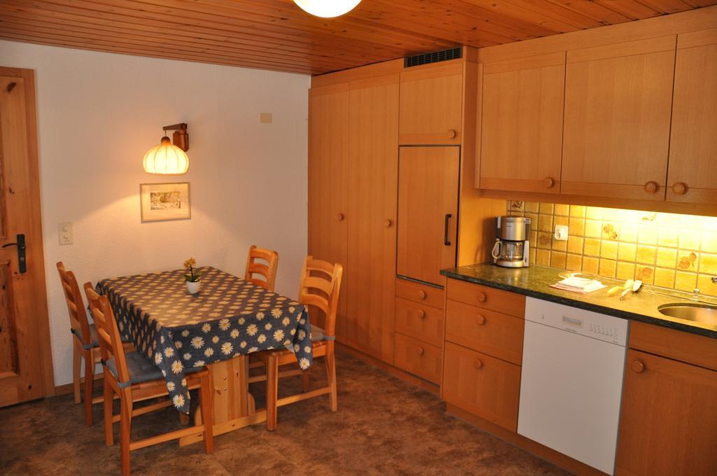 Ferienwohnungen Chalet Hohturnen 格林德瓦 外观 照片