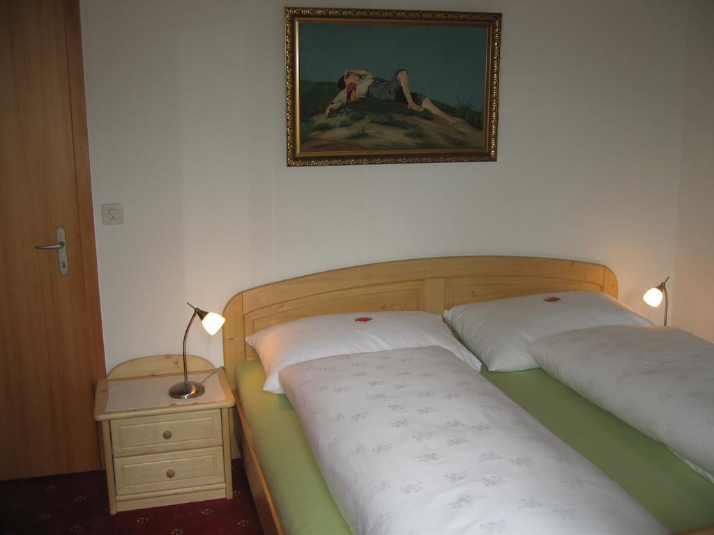 Ferienwohnungen Chalet Hohturnen 格林德瓦 客房 照片