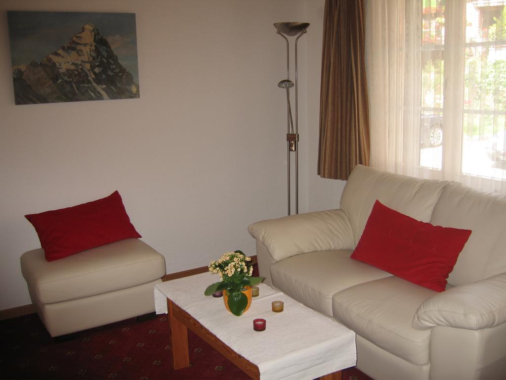 Ferienwohnungen Chalet Hohturnen 格林德瓦 客房 照片